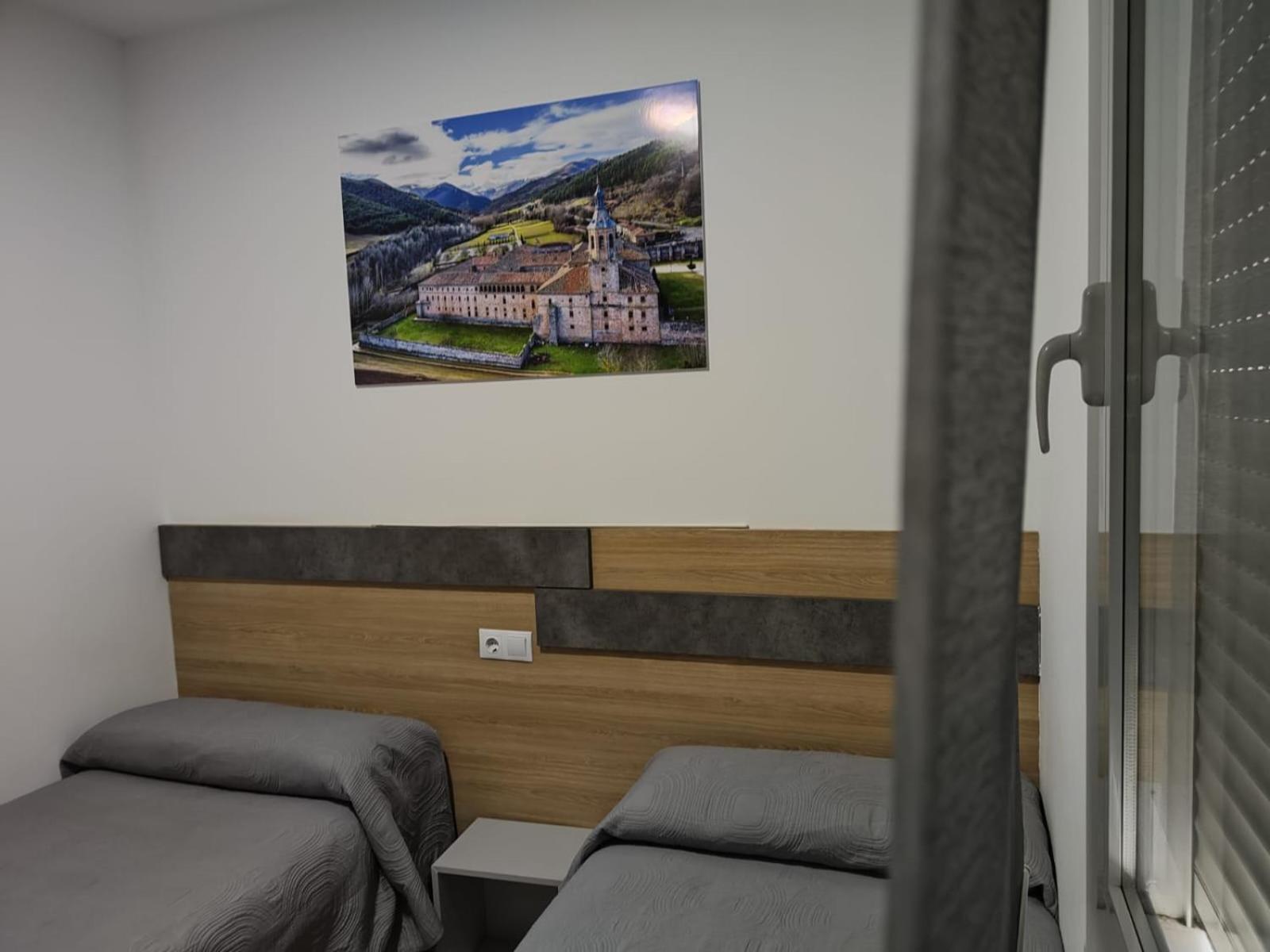 Hostal Rioja Condestable Logrono Bagian luar foto