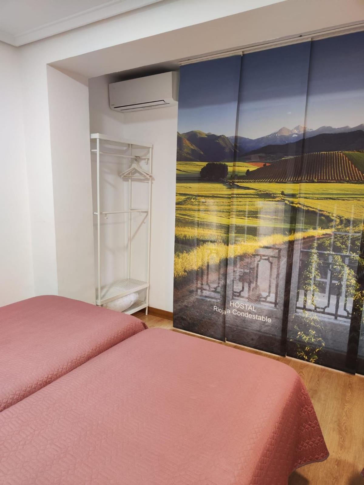 Hostal Rioja Condestable Logrono Bagian luar foto