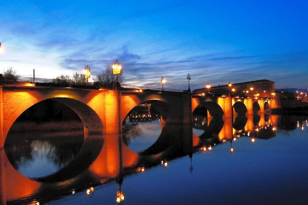 Hostal Rioja Condestable Logrono Bagian luar foto