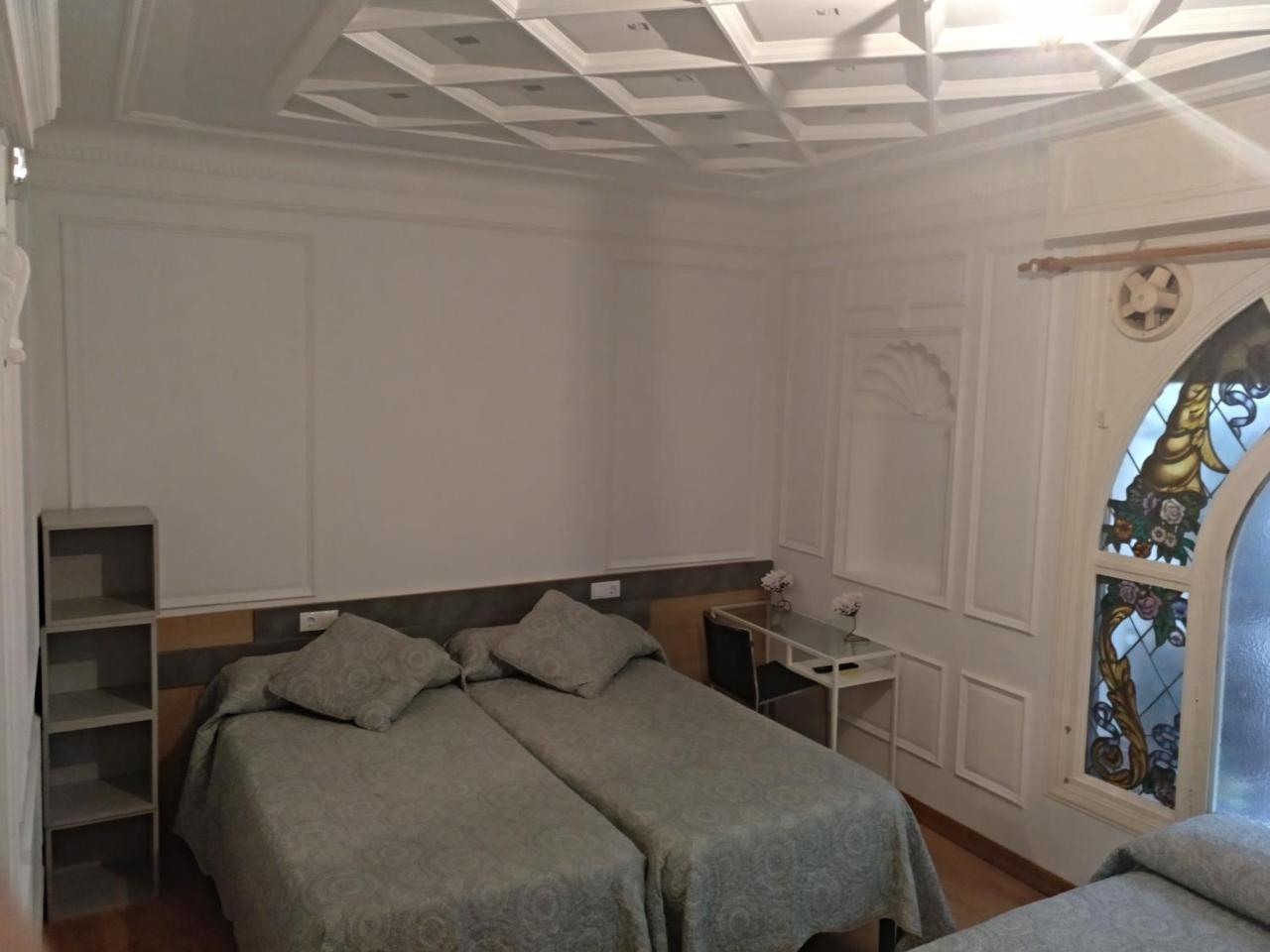 Hostal Rioja Condestable Logrono Bagian luar foto